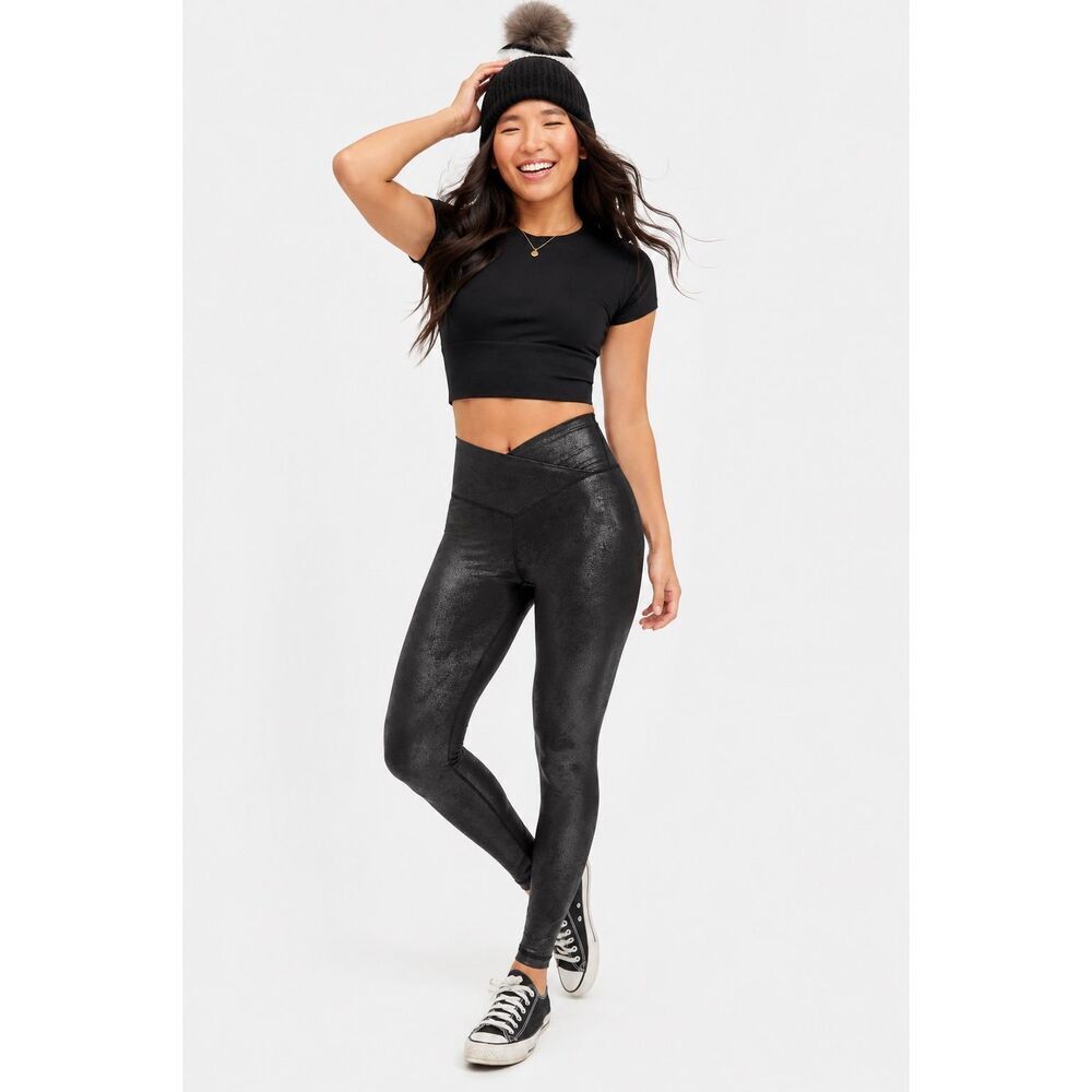 OFFLINE by Aerie The Hugger Crossover High Rise Crackle Leggings Medium Black